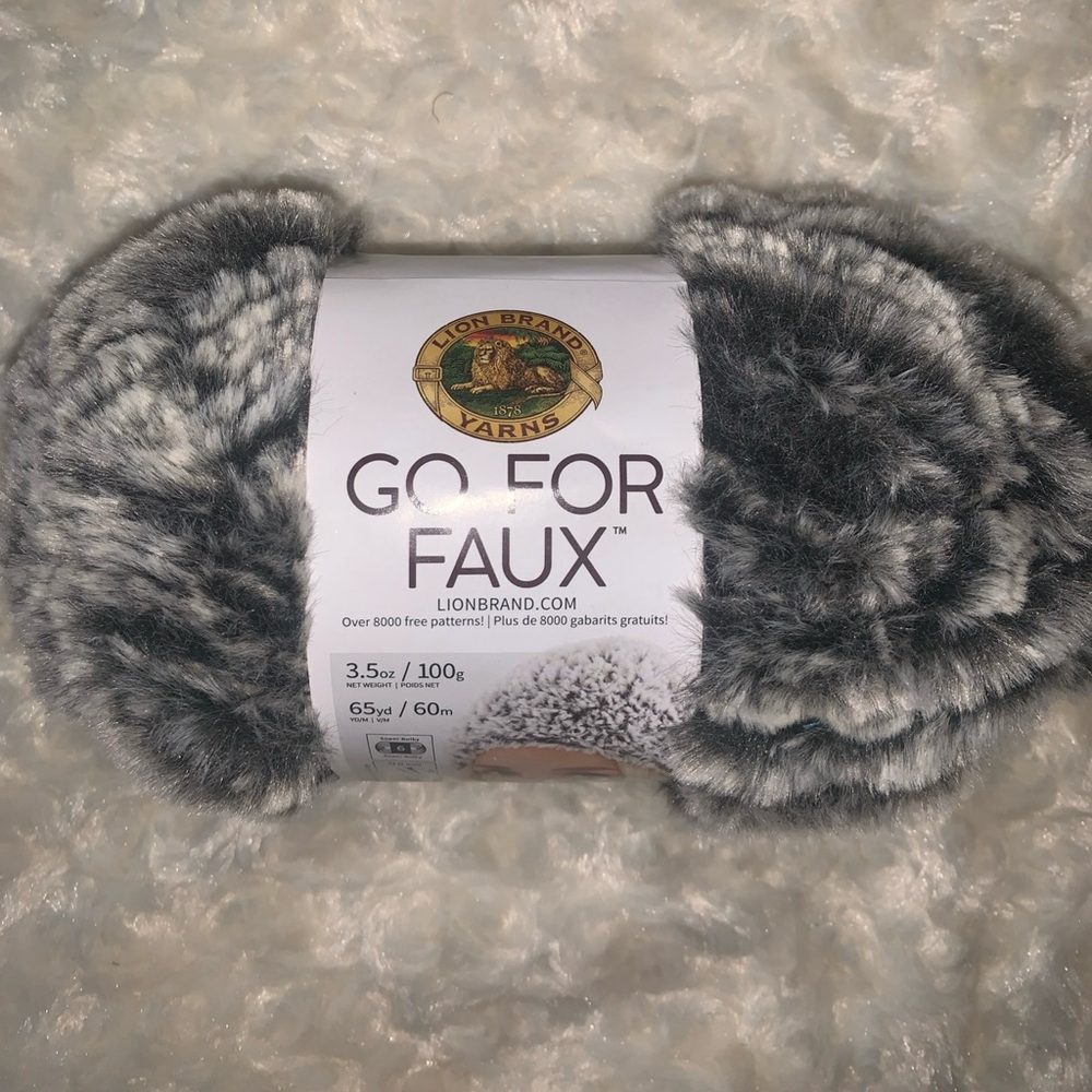 1 Lion Brand Yarns Go For Faux Color Mink Bulky 6 and 65yds